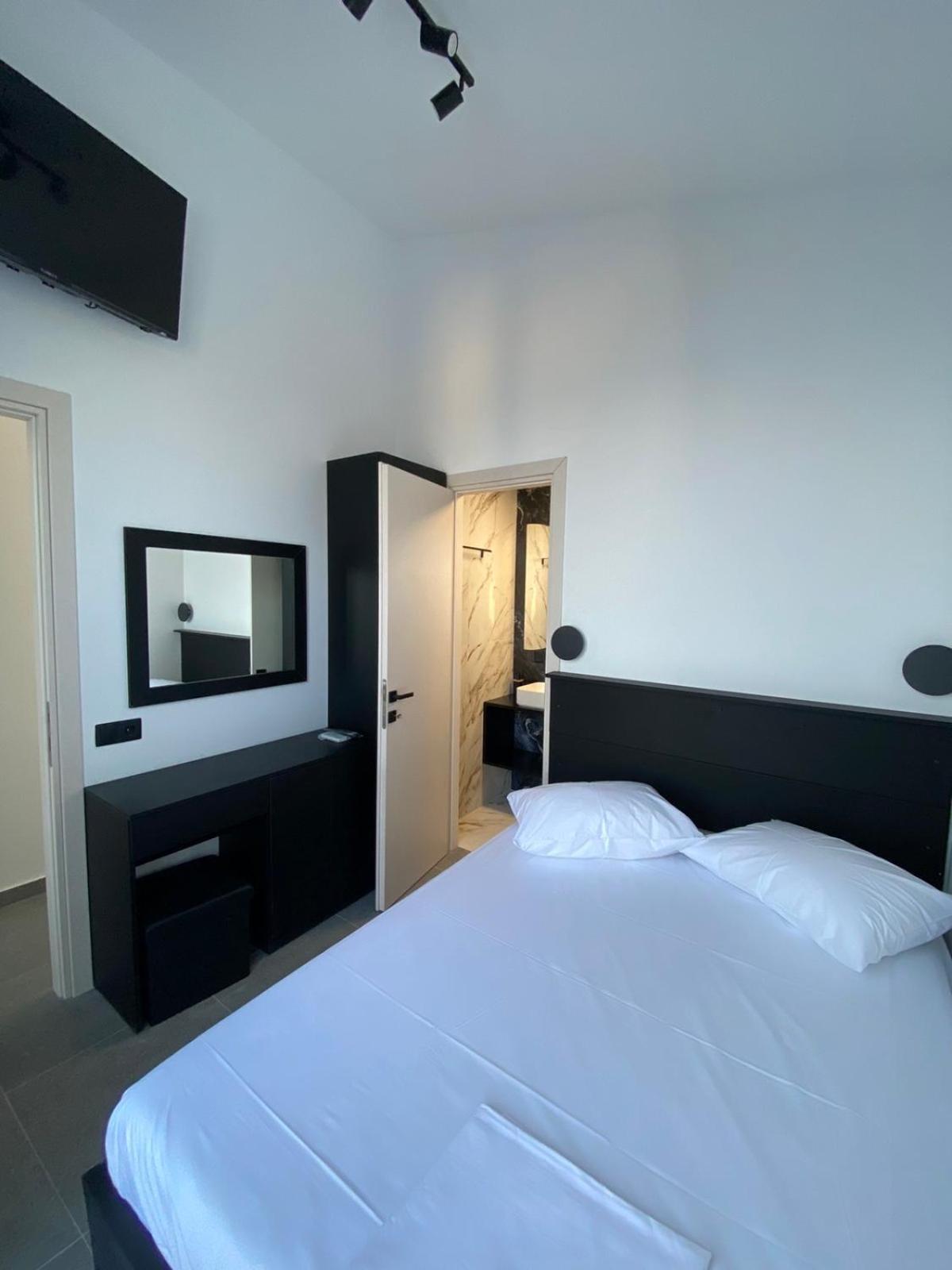 Akrogiali Apartments Barbati Bagian luar foto