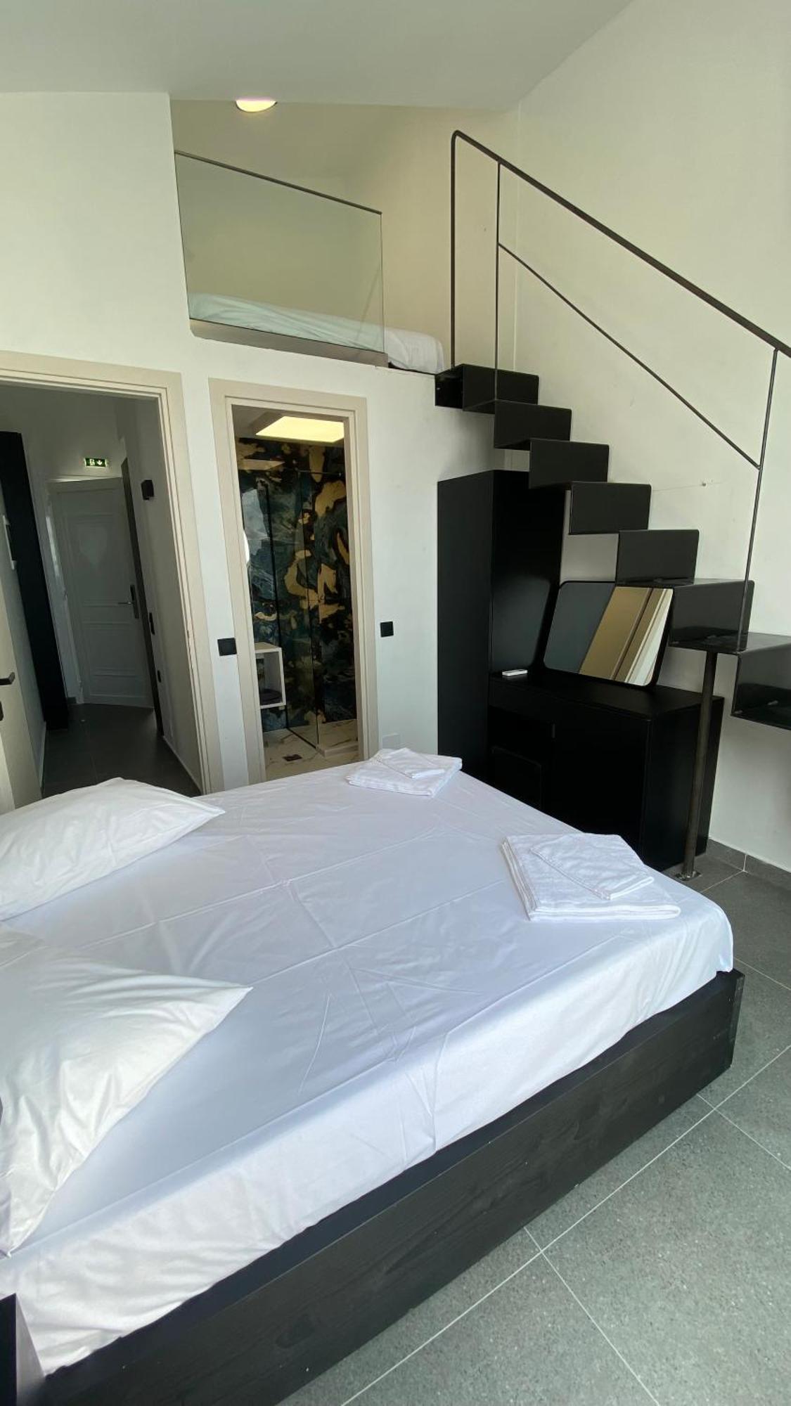 Akrogiali Apartments Barbati Bagian luar foto